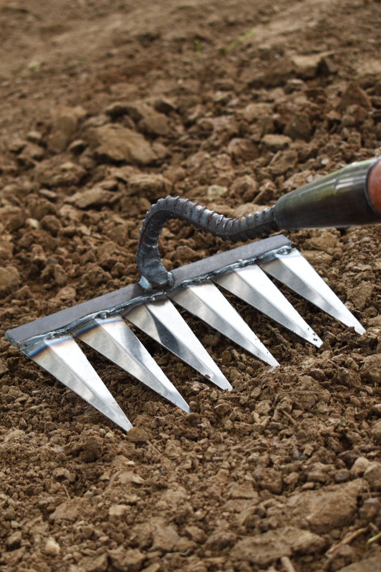 Garden Rake™ - De robuuste onkruidsleutel van ijzer 